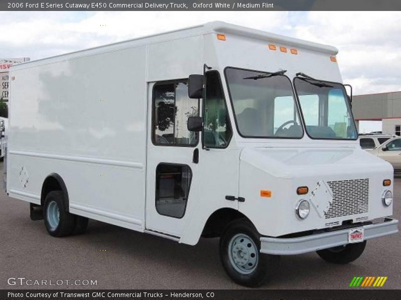 Oxford White / Medium Flint 2006 Ford E Series Cutaway E450 Commercial Delivery Truck