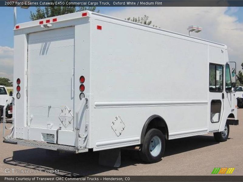 Oxford White / Medium Flint 2007 Ford E Series Cutaway E450 Commercial Cargo Truck