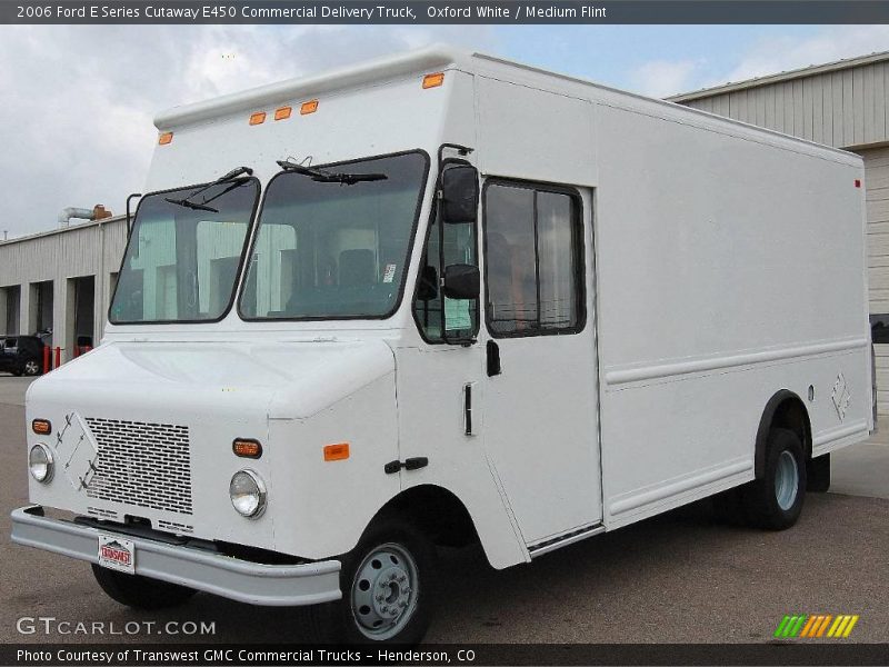 Oxford White / Medium Flint 2006 Ford E Series Cutaway E450 Commercial Delivery Truck