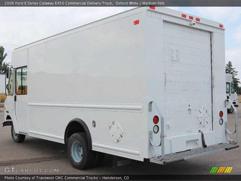 Oxford White / Medium Flint 2006 Ford E Series Cutaway E450 Commercial Delivery Truck