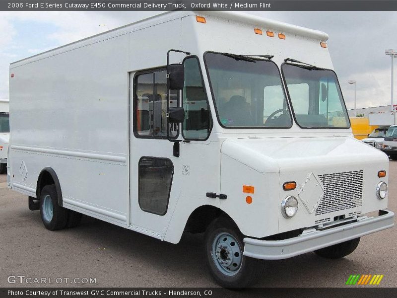 Oxford White / Medium Flint 2006 Ford E Series Cutaway E450 Commercial Delivery Truck