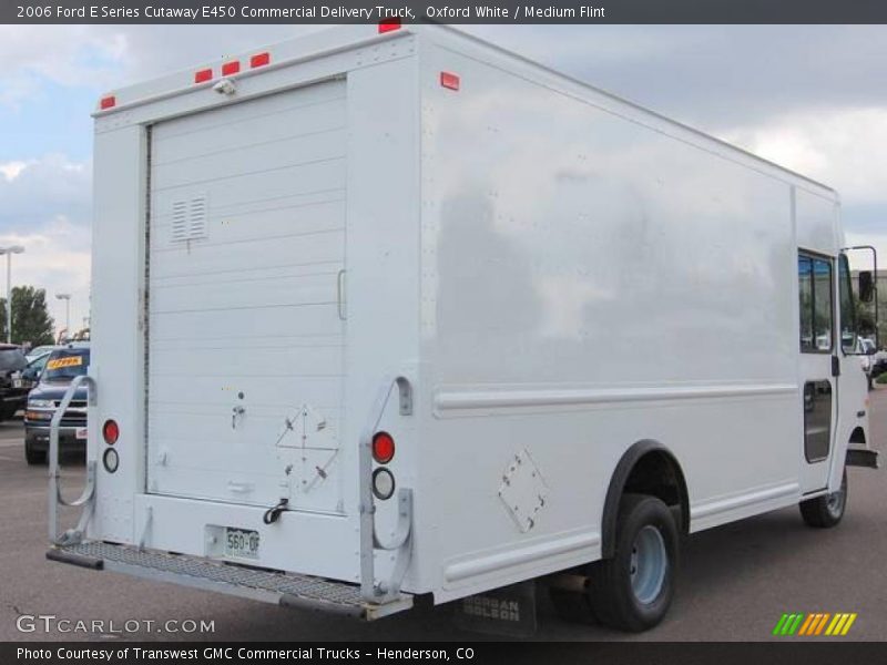 Oxford White / Medium Flint 2006 Ford E Series Cutaway E450 Commercial Delivery Truck