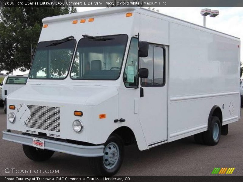 Oxford White / Medium Flint 2006 Ford E Series Cutaway E450 Commercial Delivery Truck