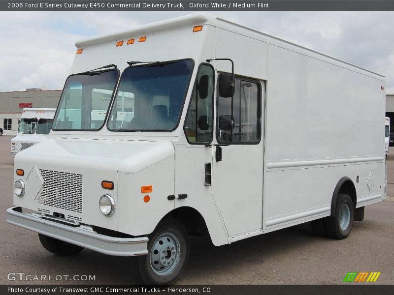 Oxford White / Medium Flint 2006 Ford E Series Cutaway E450 Commercial Delivery Truck