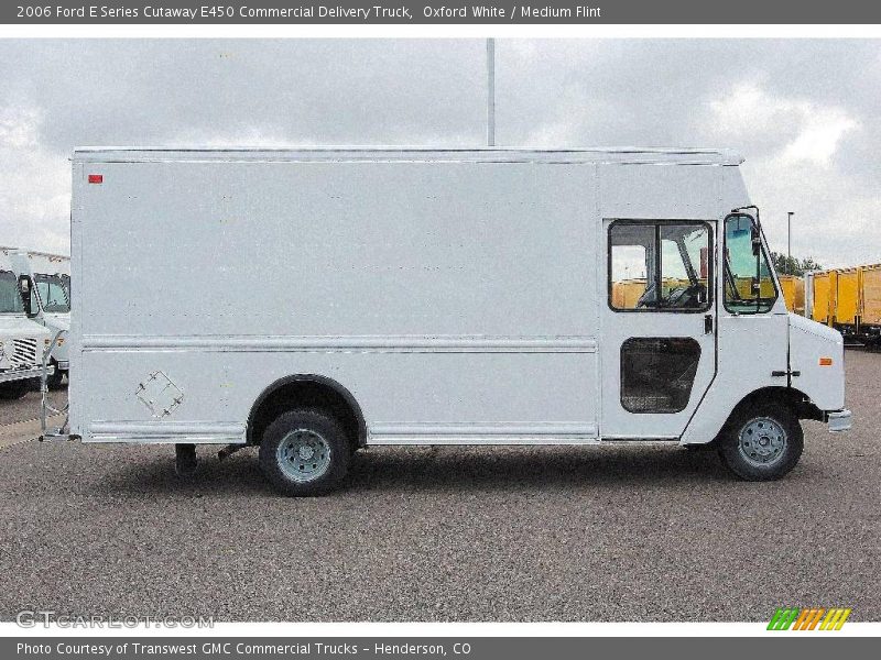 Oxford White / Medium Flint 2006 Ford E Series Cutaway E450 Commercial Delivery Truck
