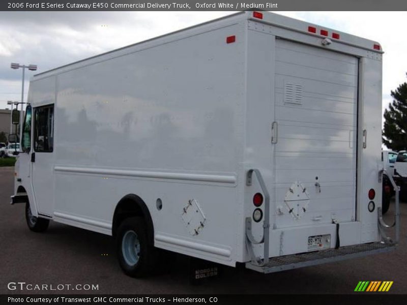 Oxford White / Medium Flint 2006 Ford E Series Cutaway E450 Commercial Delivery Truck