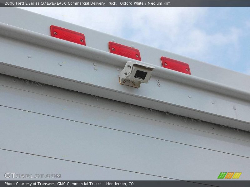 Oxford White / Medium Flint 2006 Ford E Series Cutaway E450 Commercial Delivery Truck