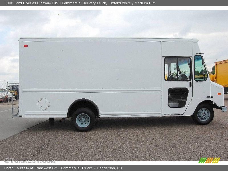 Oxford White / Medium Flint 2006 Ford E Series Cutaway E450 Commercial Delivery Truck