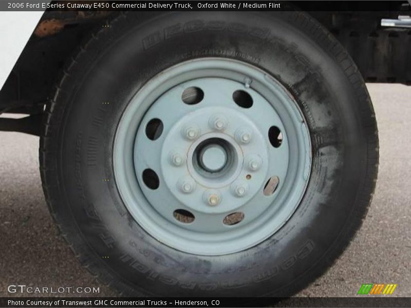 Oxford White / Medium Flint 2006 Ford E Series Cutaway E450 Commercial Delivery Truck