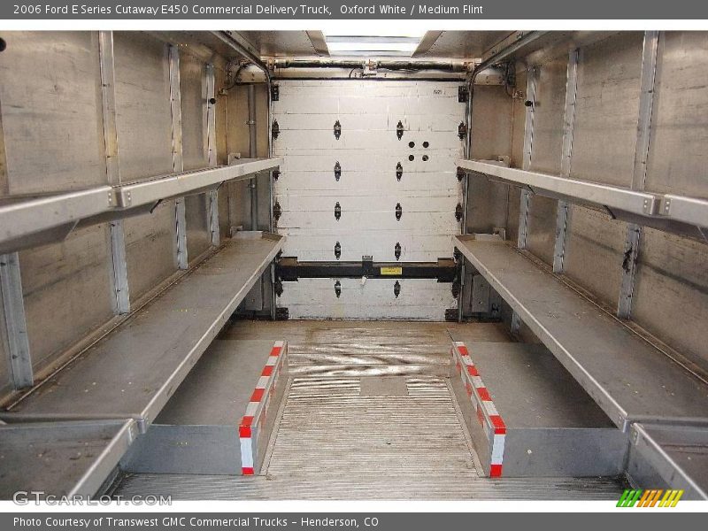 Oxford White / Medium Flint 2006 Ford E Series Cutaway E450 Commercial Delivery Truck