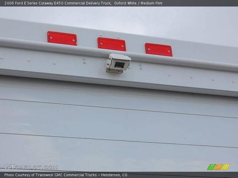 Oxford White / Medium Flint 2006 Ford E Series Cutaway E450 Commercial Delivery Truck