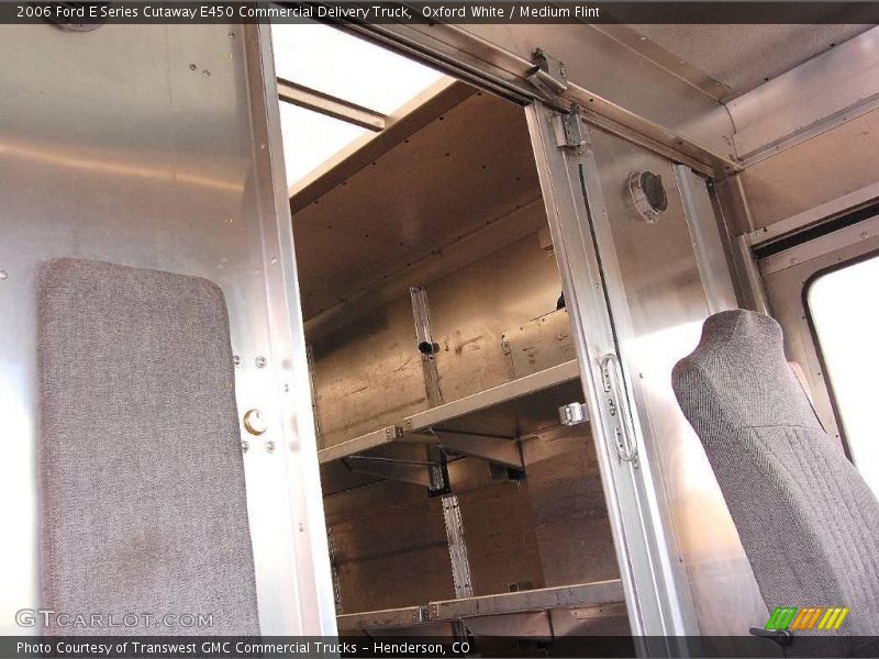 Oxford White / Medium Flint 2006 Ford E Series Cutaway E450 Commercial Delivery Truck