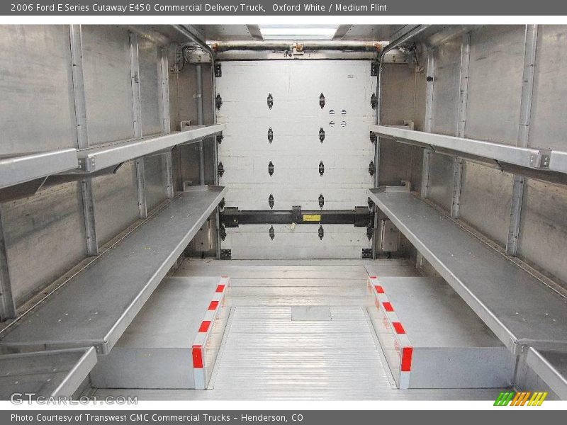 Oxford White / Medium Flint 2006 Ford E Series Cutaway E450 Commercial Delivery Truck