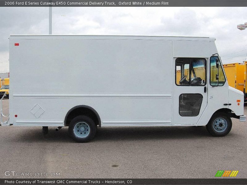 Oxford White / Medium Flint 2006 Ford E Series Cutaway E450 Commercial Delivery Truck