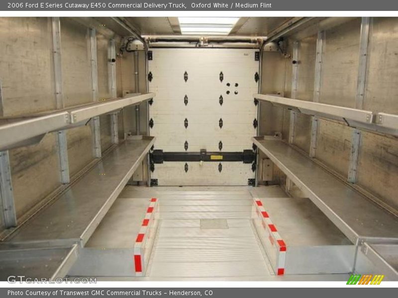 Oxford White / Medium Flint 2006 Ford E Series Cutaway E450 Commercial Delivery Truck