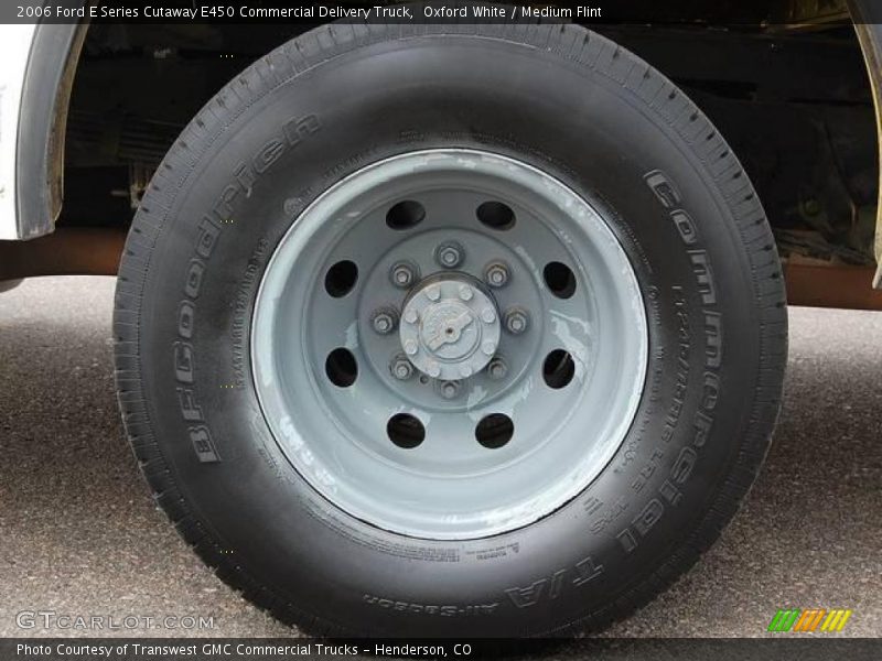 Oxford White / Medium Flint 2006 Ford E Series Cutaway E450 Commercial Delivery Truck