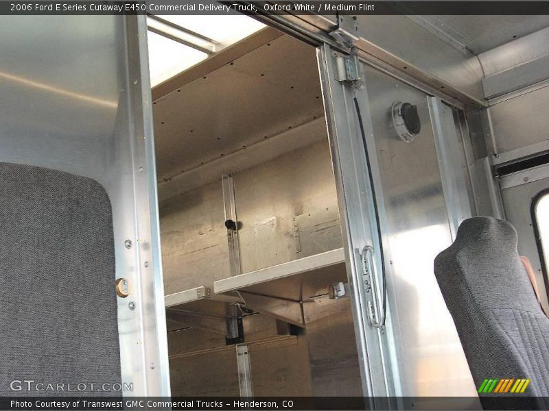 Oxford White / Medium Flint 2006 Ford E Series Cutaway E450 Commercial Delivery Truck