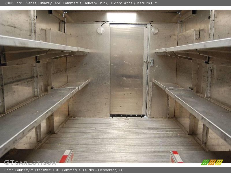 Oxford White / Medium Flint 2006 Ford E Series Cutaway E450 Commercial Delivery Truck