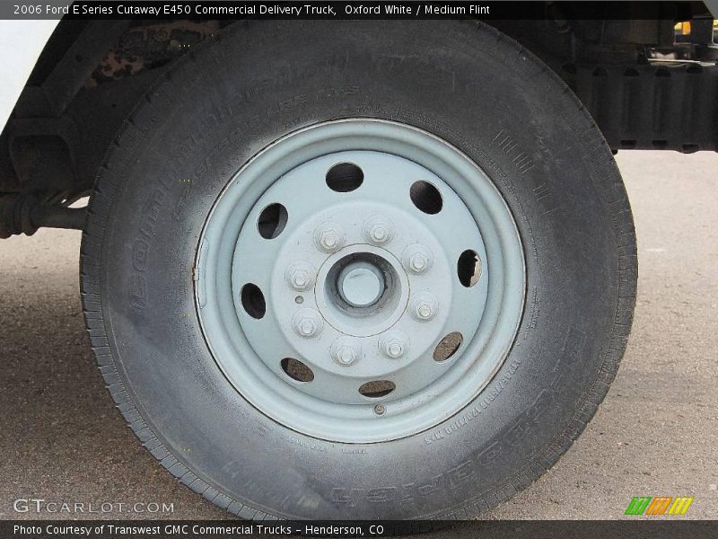 Oxford White / Medium Flint 2006 Ford E Series Cutaway E450 Commercial Delivery Truck