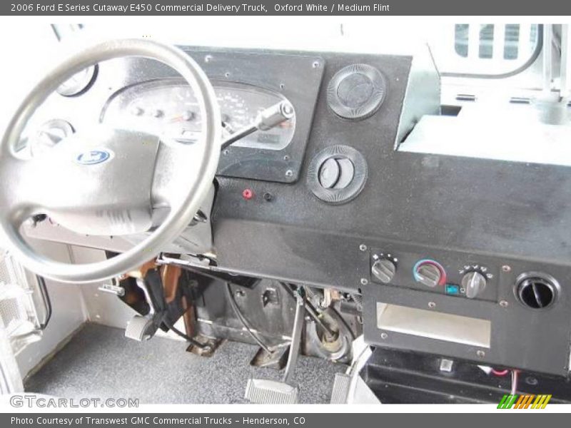 Oxford White / Medium Flint 2006 Ford E Series Cutaway E450 Commercial Delivery Truck