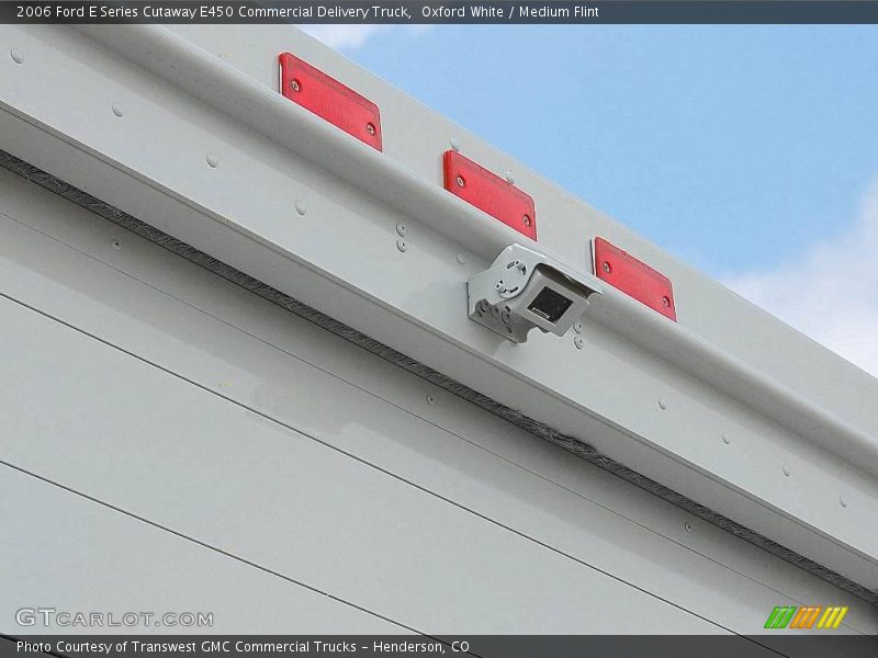 Oxford White / Medium Flint 2006 Ford E Series Cutaway E450 Commercial Delivery Truck