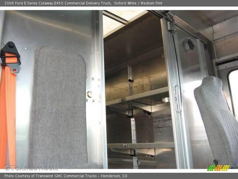 Oxford White / Medium Flint 2006 Ford E Series Cutaway E450 Commercial Delivery Truck