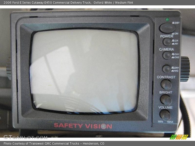 Oxford White / Medium Flint 2006 Ford E Series Cutaway E450 Commercial Delivery Truck