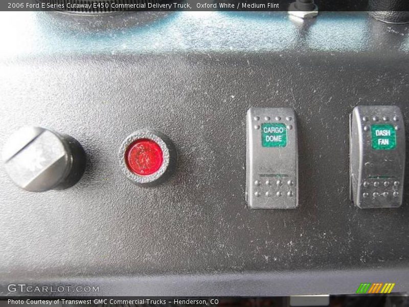 Oxford White / Medium Flint 2006 Ford E Series Cutaway E450 Commercial Delivery Truck