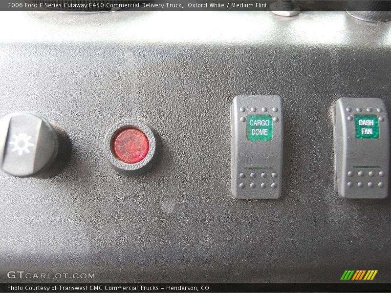 Oxford White / Medium Flint 2006 Ford E Series Cutaway E450 Commercial Delivery Truck