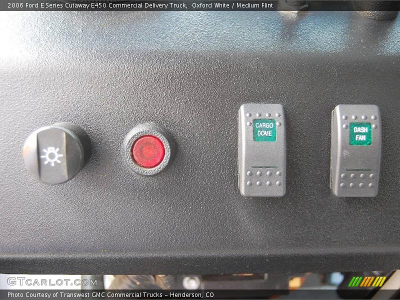 Oxford White / Medium Flint 2006 Ford E Series Cutaway E450 Commercial Delivery Truck