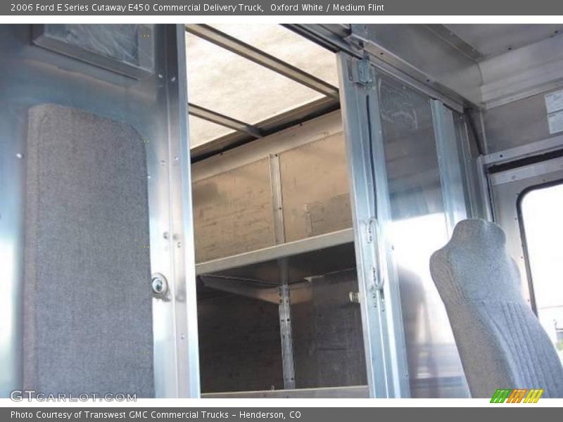 Oxford White / Medium Flint 2006 Ford E Series Cutaway E450 Commercial Delivery Truck