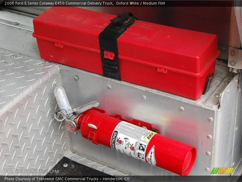 Oxford White / Medium Flint 2006 Ford E Series Cutaway E450 Commercial Delivery Truck