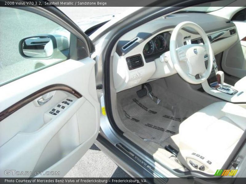 Seashell Metallic / Sandstone Beige 2008 Volvo V70 3.2
