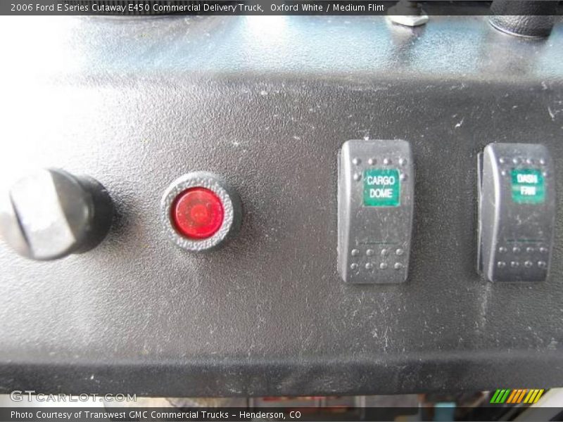 Oxford White / Medium Flint 2006 Ford E Series Cutaway E450 Commercial Delivery Truck