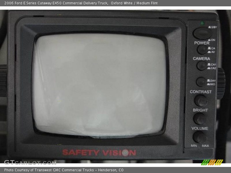 Oxford White / Medium Flint 2006 Ford E Series Cutaway E450 Commercial Delivery Truck