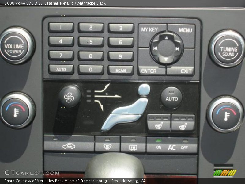 Seashell Metallic / Anthracite Black 2008 Volvo V70 3.2