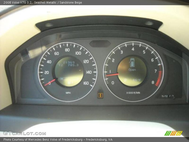 Seashell Metallic / Sandstone Beige 2008 Volvo V70 3.2