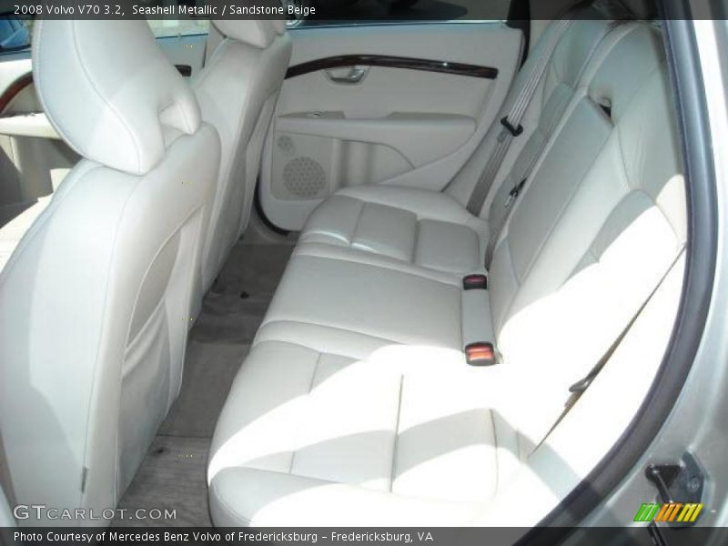 Seashell Metallic / Sandstone Beige 2008 Volvo V70 3.2