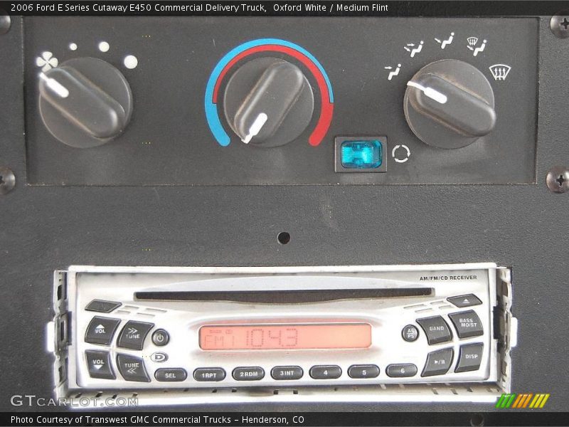 Oxford White / Medium Flint 2006 Ford E Series Cutaway E450 Commercial Delivery Truck