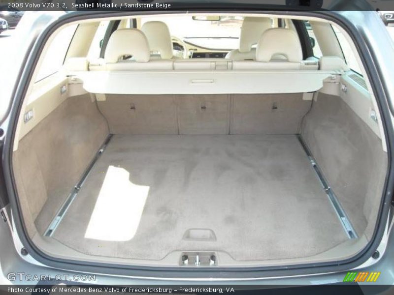 Seashell Metallic / Sandstone Beige 2008 Volvo V70 3.2