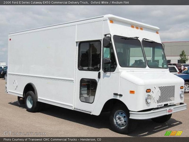 Oxford White / Medium Flint 2006 Ford E Series Cutaway E450 Commercial Delivery Truck