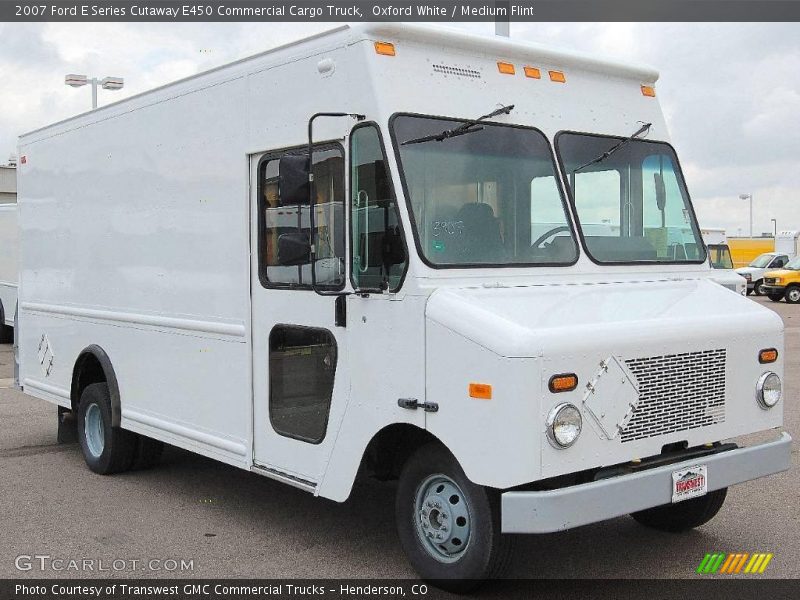 Oxford White / Medium Flint 2007 Ford E Series Cutaway E450 Commercial Cargo Truck
