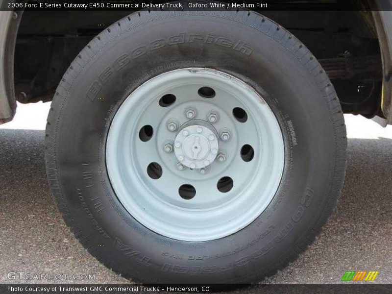 Oxford White / Medium Flint 2006 Ford E Series Cutaway E450 Commercial Delivery Truck