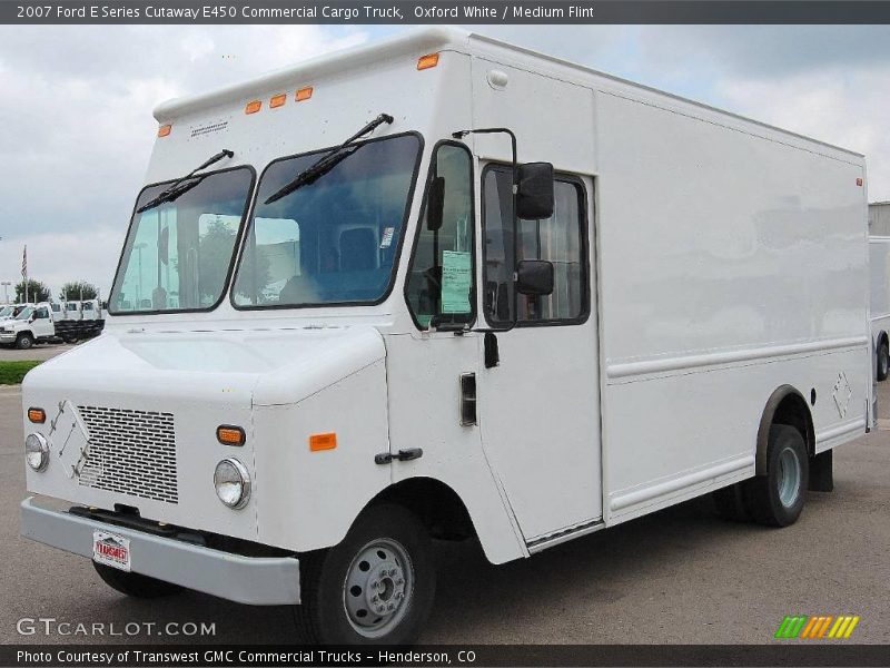 Oxford White / Medium Flint 2007 Ford E Series Cutaway E450 Commercial Cargo Truck
