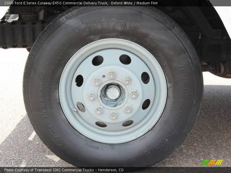 Oxford White / Medium Flint 2006 Ford E Series Cutaway E450 Commercial Delivery Truck