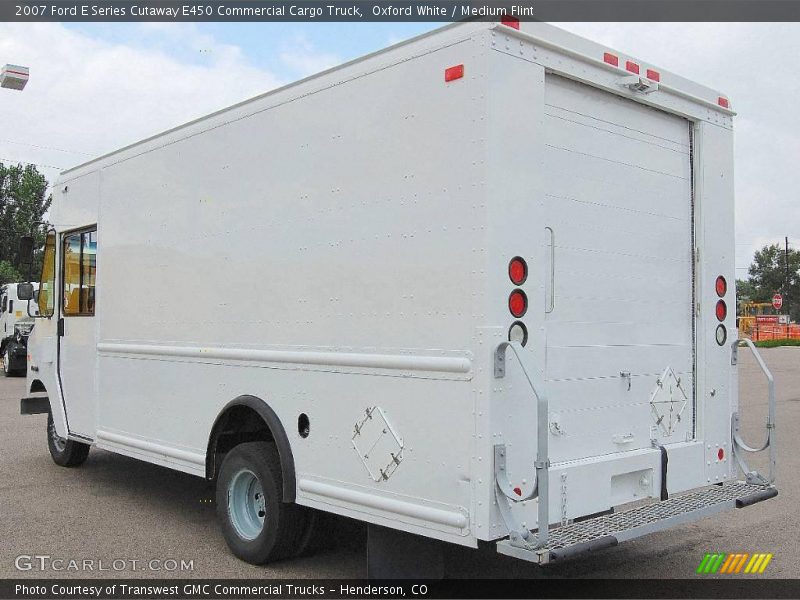 Oxford White / Medium Flint 2007 Ford E Series Cutaway E450 Commercial Cargo Truck