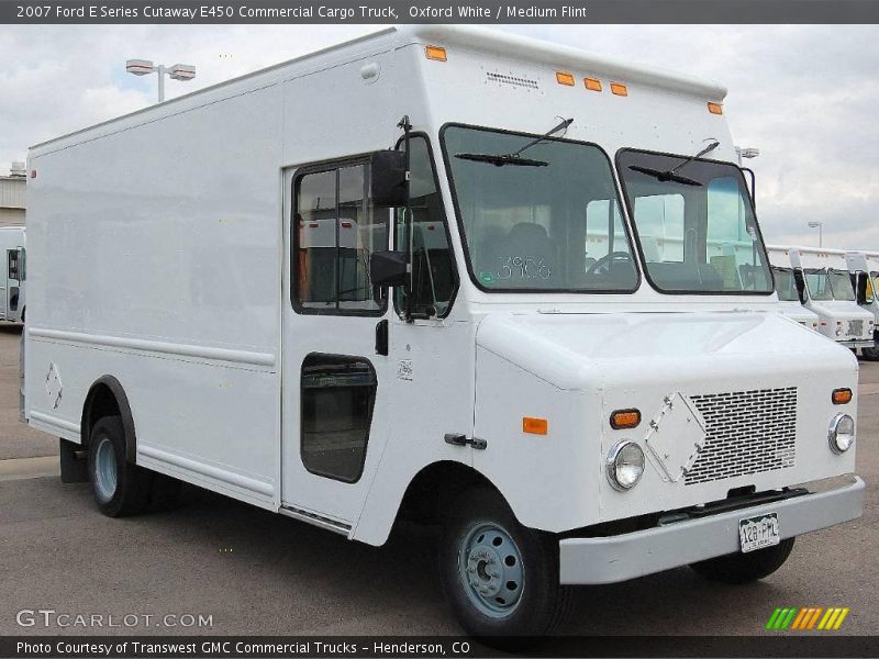 Oxford White / Medium Flint 2007 Ford E Series Cutaway E450 Commercial Cargo Truck