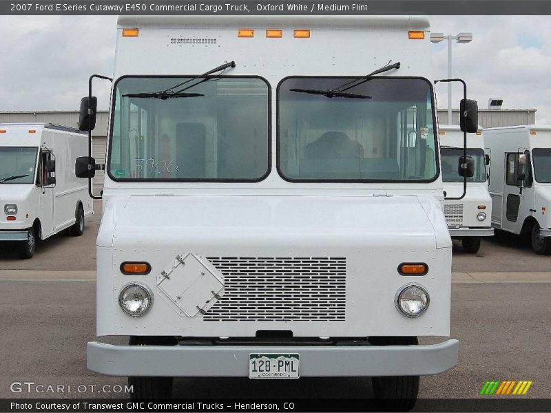Oxford White / Medium Flint 2007 Ford E Series Cutaway E450 Commercial Cargo Truck
