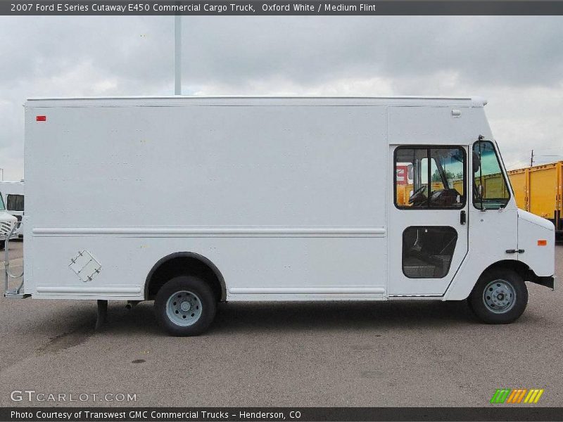 Oxford White / Medium Flint 2007 Ford E Series Cutaway E450 Commercial Cargo Truck