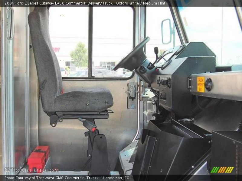 Oxford White / Medium Flint 2006 Ford E Series Cutaway E450 Commercial Delivery Truck